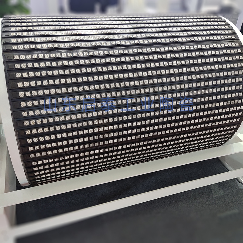 陶瓷滚筒包胶-耐磨陶瓷在皮带输送机滚筒中的应用